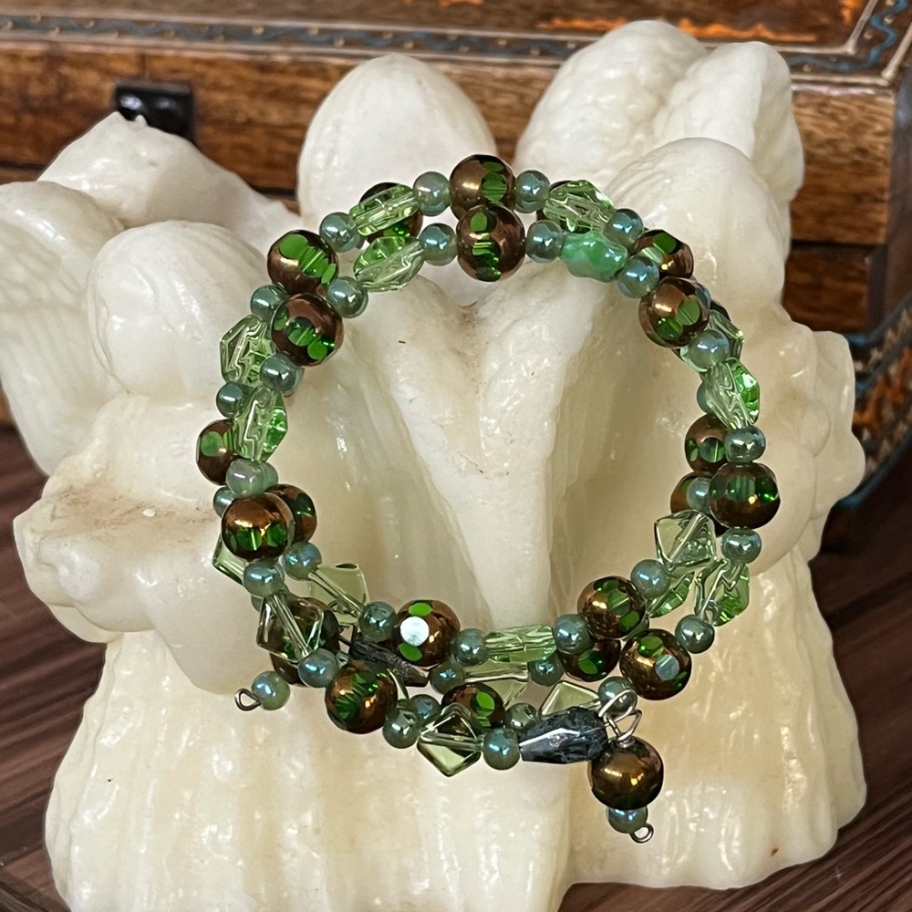 Hand crafted Memory wire bracelet with matching earrings.